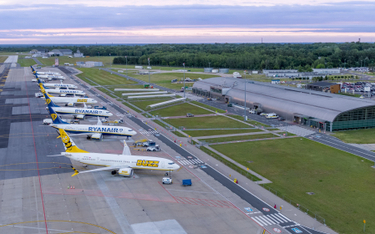 Samoloty Ryanaira odlatują z Modlina. Pół miliona pasażerów mniej