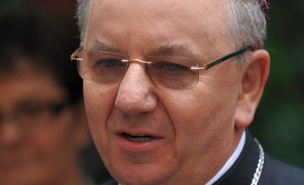 -Tylko muzyka liturgiczna powinna rozbrzmiewać w kościołach – napisał w zarządzeniu abp. Stanisław B