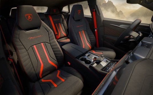 Lamborghini Urus SE Performante