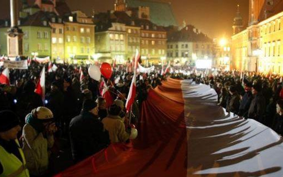 Smoleńscy ateiści w Prawie i Sprawiedliwości