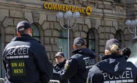 Rating Commerzbank AG, drugiego największego pożyczkodawcy w Niemczech, został obniżony do "A3" z "A