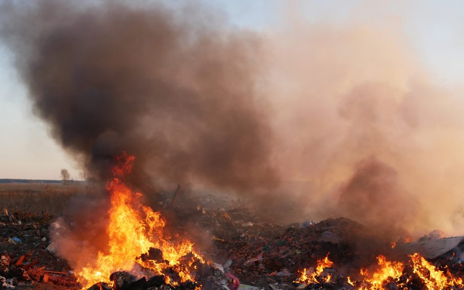 Z różnych szacunków wynika, że w Polsce jest około tysiąca bomb ekologicznych, czyli nagromadzonych 