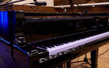 Recitale w ramach festiwalu fortepianowego „Chopin był z UW!” wykonają znani pianiści, zwycięzcy i l