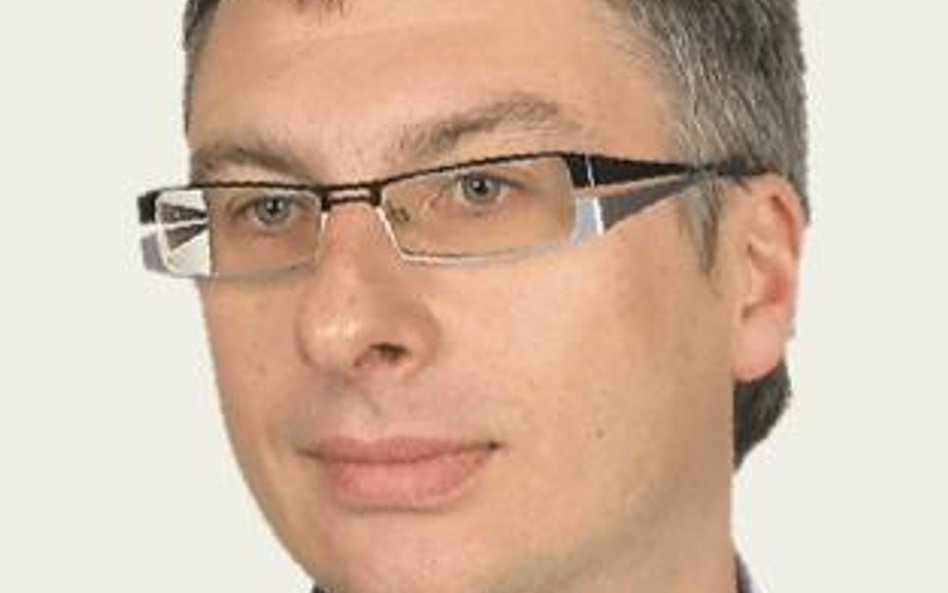 Paweł Szczepanik, KBC Securities
