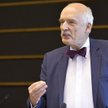 Korwin-Mikke krytykuje posła PO. „Użył hymnu jako narzędzia”