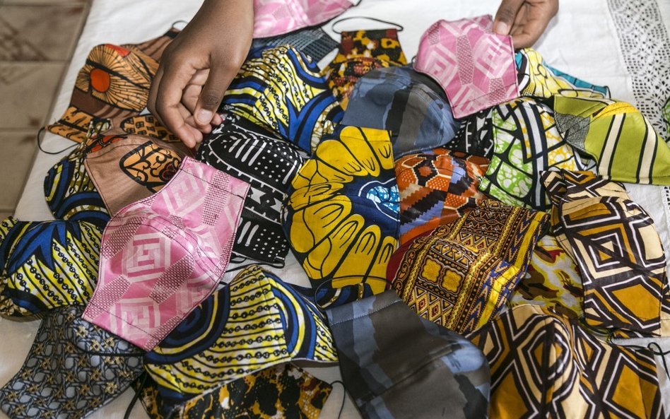 Wiele z noszonych dziś na świecie maseczek ma związek z sytuacja polityczną