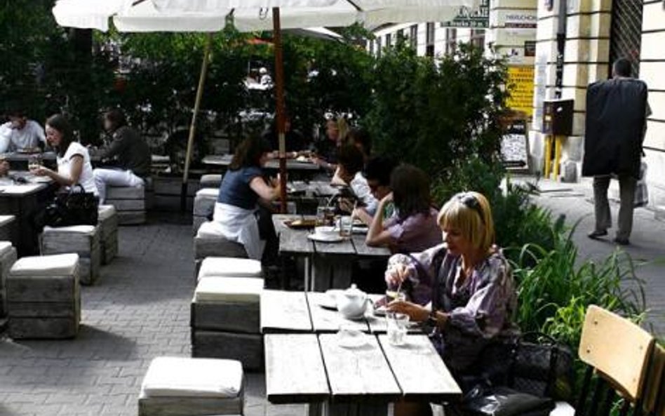 Unia chce obniżonego VAT dla budownictwa, restauracji, fryzjerów i pieluch