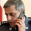 Adam Mularz, komendant stołeczny policji, nosi pierścień atlantów na środkowym palcu, czyli palcu Sa