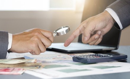 Najwięksi polscy inwestorzy giełdowi. Giełdowym rekinom topnieją portfele