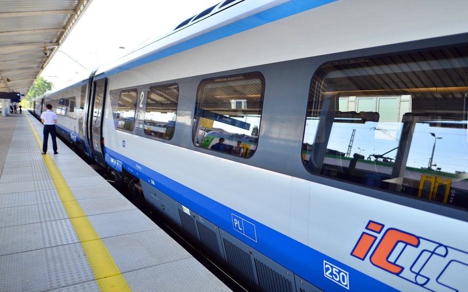 Komunikat PKP Intercity dla pasażerów. „Bezpłatny zwrot biletów"