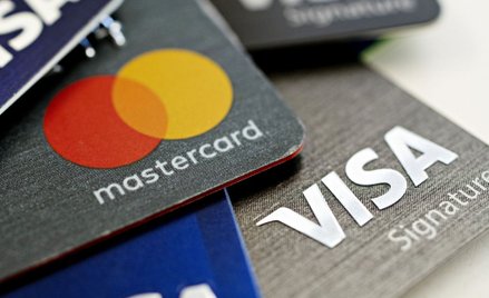 Koronawirus: Większe transakcje kartą bez PIN