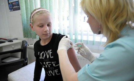 Siedem tysięcy Polaków nie zaszczepiło swoich dzieci