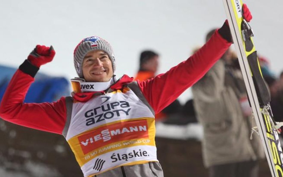Kamil Stoch jest już liderem Pucharu Świata.