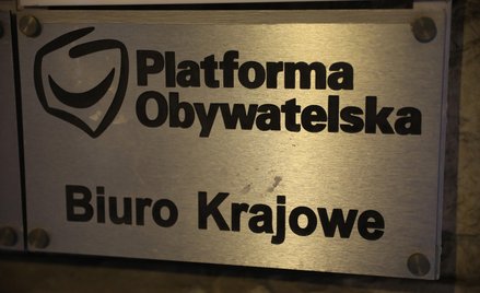 Dwóch nieznanych sprawców zaatakowało biuro rajowe PO