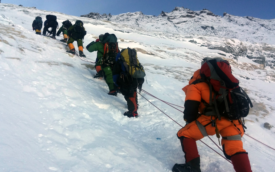 W drodze na szczyt góry Mount Everest, 9 maja 2016 r.