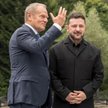 Donald Tusk i Wołodymyr Zełenski podczas spotkania Karpackiej Ósemki w Hucie w obwodzie iwanofrankiw