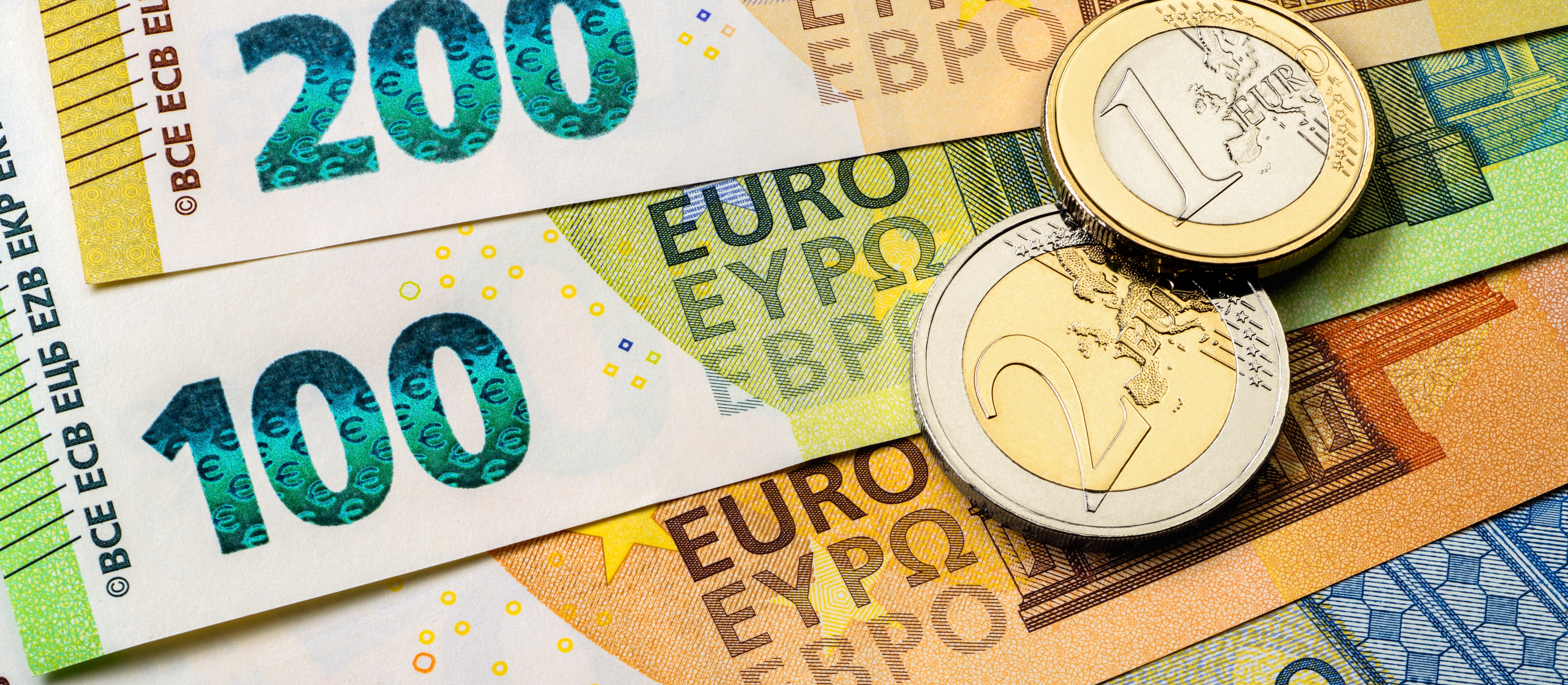 Czy warto oszczędzać na lokatach w euro?