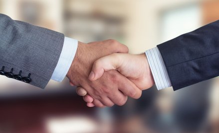 Czy preferowanie krajowych przedsiębiorstw, można pogodzić z zasadą niedyskryminacji i równego trakt