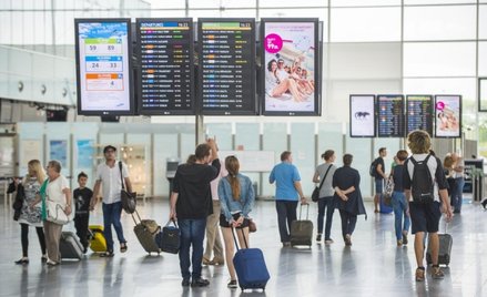 Terminal wrocławskiego lotniska jest obecnie przystosowany do obsługi ok. 4 milionów pasażerów w cią