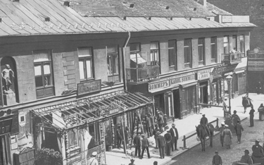 Ulica Miodowa tuż po wybuchu bomby, czyli dzień jak co dzień, Warszawa, 19 maja 1905 roku