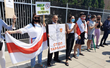 Protest pod ambasadą Białorusi w Warszawie (autor:Vitaut Siučyk)