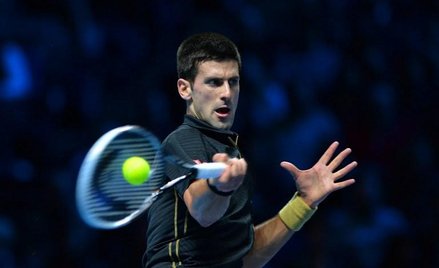Novak nie zwalnia pędu
