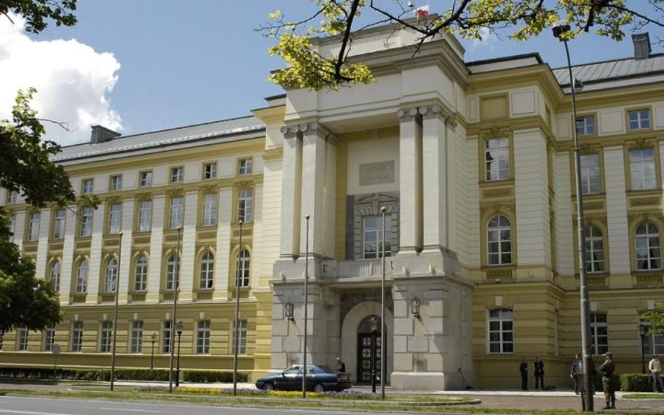 Od stażu pracy członka korpusu służby cywilnej zależy nie tylko prawo do nagrody i dodatku stażowego