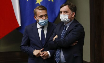 Tylko  13,5  proc.   ankietowanych twierdzi, że  reformy sądów przyspieszyły ich   pracę. Przeciwneg