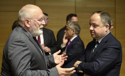 Fransa Timmermansa nie przekonały argumenty polskiego rządu
