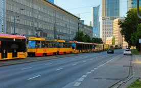 W związku z wawrią metra na trasę wyjechały dodatkowe tramwaje. Niestety połączenie remontów tras tr
