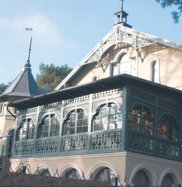 Kolekcjoner Marek Roefler powiększył swoje prywatne muzeum.