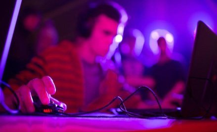 Elektroniczne igrzyska w Polsce mają już 850 tys. fanów