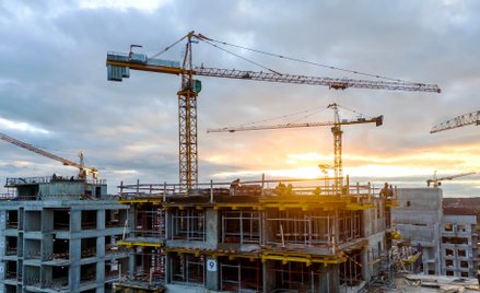 Większy wkład własny oznacza mniejszą sumę, która będzie oprocentowana w ramach kredytu mieszkaniowe