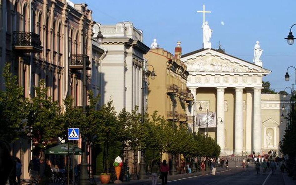 Przewodnik „In your Pocket", czyli „W twojej kieszeni" jest wydany oficjalnie i przedstawia Litwę, a