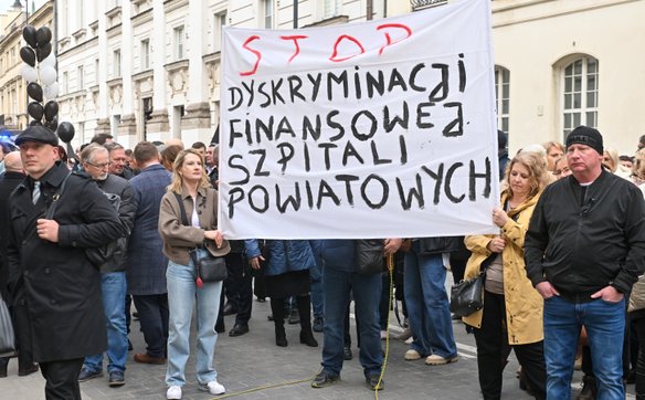 – Szpitale powiatowe nie są zamykane dlatego, że chcą tego samorządy. Zamyka je brak pieniędzy z NFZ