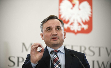 Minister Zbigniew Ziobro dzięki dodatkom funkcyjnym zarabia więcej niż premier