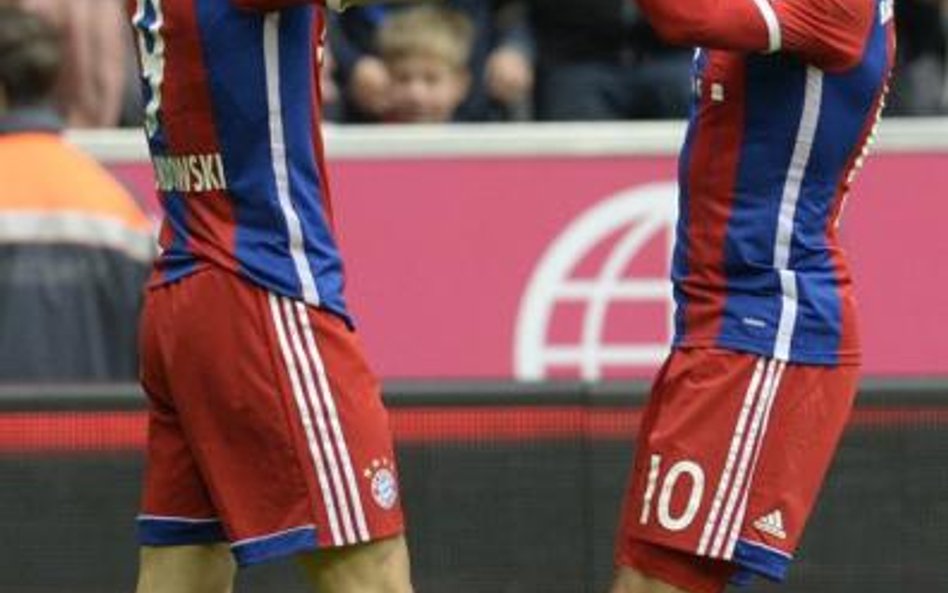 Robert Lewandowski i Arjen Robben poprowadzili Bayern do zwycięstwa 4:0 nad Hannoverem 96