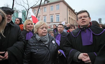 Joanna Parafianowicz o porównaniu togi do szkolnego fartuszka
