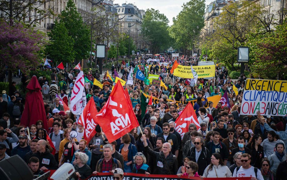 "Podczas manifestacji pierwszomajowych ujawnił się głęboki rozdźwięk na radykalnej lewicy”. Na zdjęc