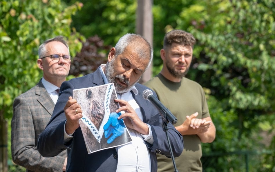 Dyrektor gdańskiego oddziału IPN dr Marek Szymaniak (z lewej), naczelnik Oddziałowej Komisji Badania