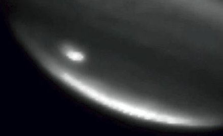 Kosmiczna kolizja. Być może jedna z komet uderzyła w Jowisza. NASA zarejestrowała zjawisko w podczer