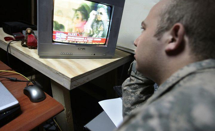 Przeciętny Polak ogląda telewizję średnio 3 godz i 45 min. dziennie.