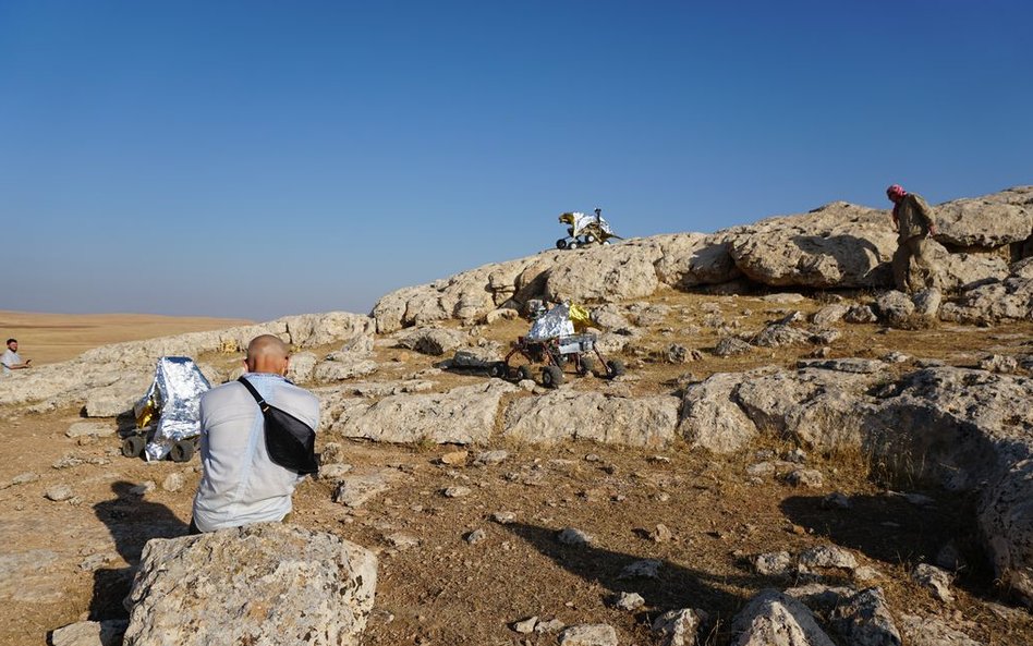 Białostockie łaziki na planie filmowym w Turcji podczas realizacji filmu „Początek I”.