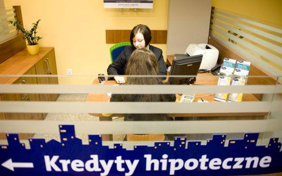 Stopy wiszą nad kredytami