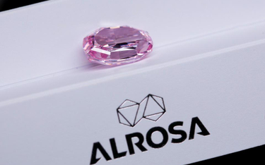 Jeden z różowych diamentów z syberyjskiej kopalni koncenu Alrosa