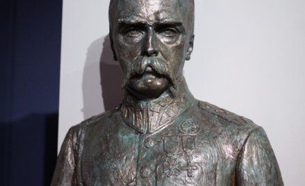 Józef Piłsudski - popiersie dłuta Edwarda Wittiga.