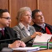 Krystyna Kornicka-Ziobro  (w środku) podczas rozprawy przed krakowskim sądem w sprawie śmierci Jerze