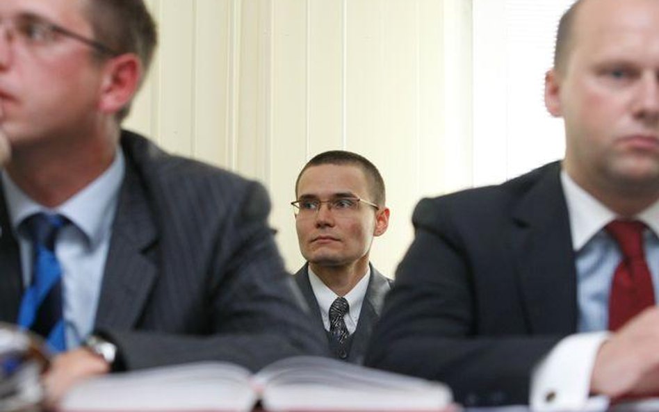 Jakub Tomczak na sali sądowej