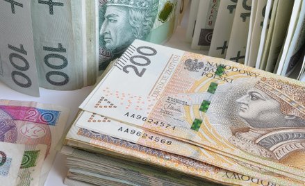 Złoty nieco słabszy na koniec tygodnia