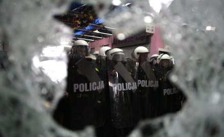 Szturm na KDT okupowane przez handlarzy